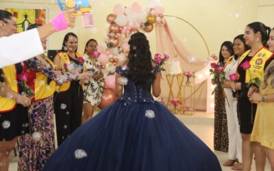 Celebrando a las Quinceañeras